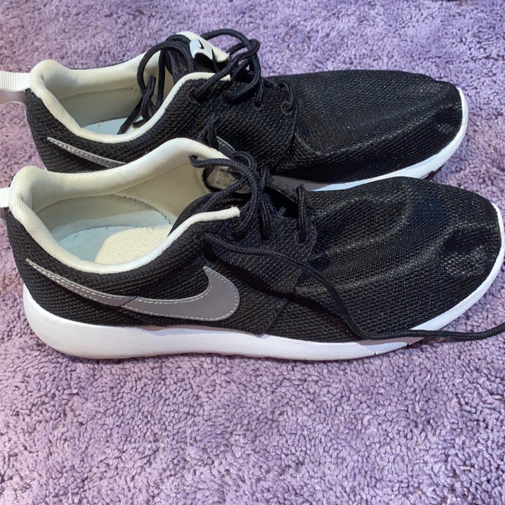 Nike sneakers perfect condition